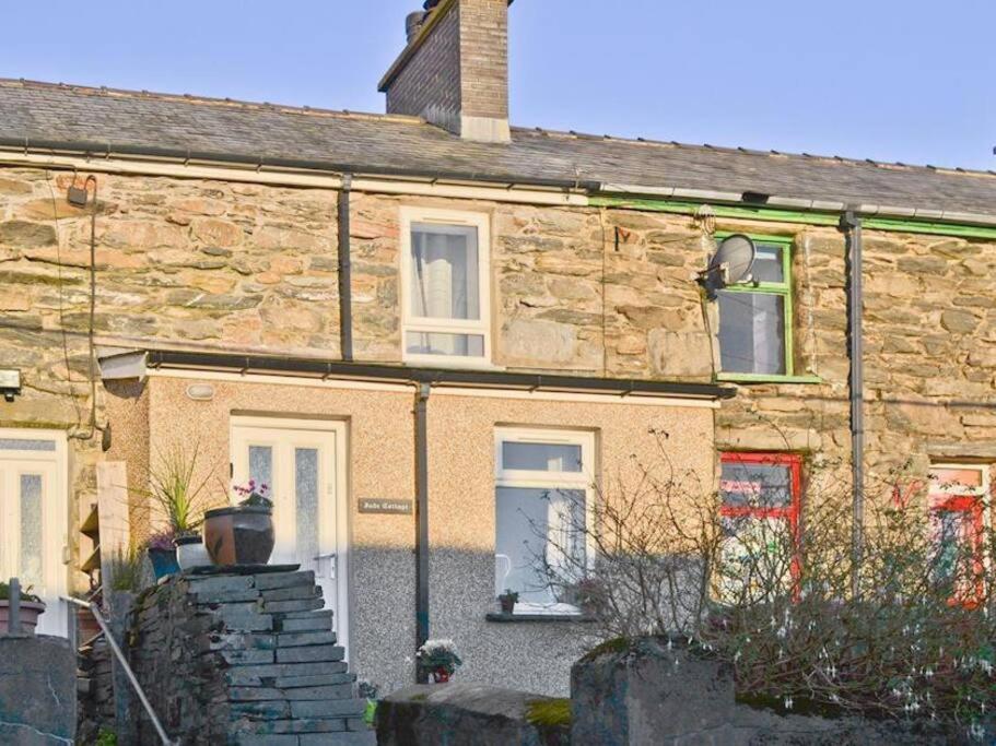 Cosy Terrace Cottage Built Into The Mountain Side. Blaenau Ffestiniog Exterior photo